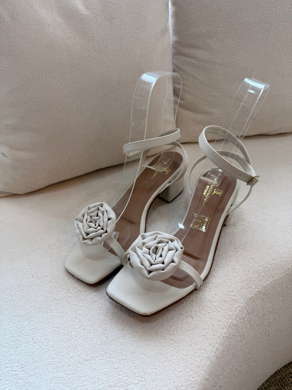 Sandália Versilla Off white