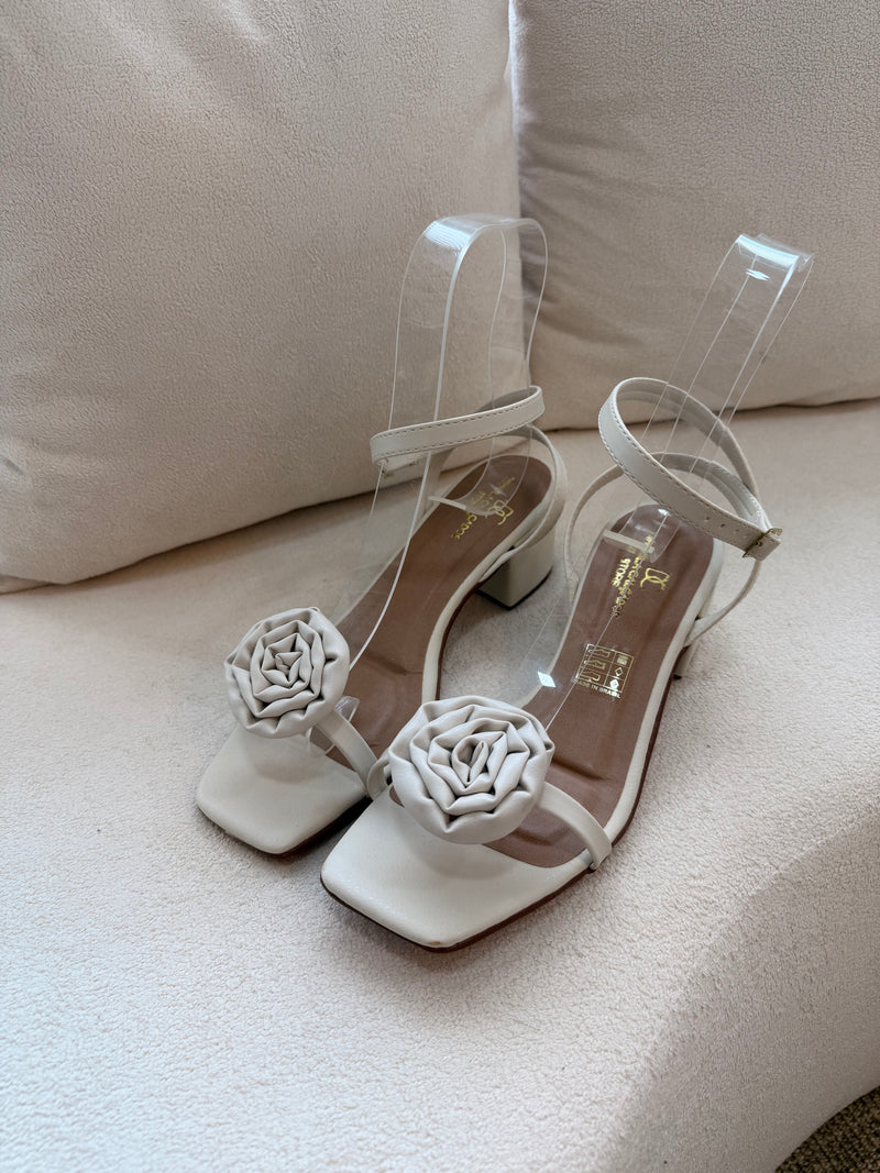 Sandália Versilla Off white