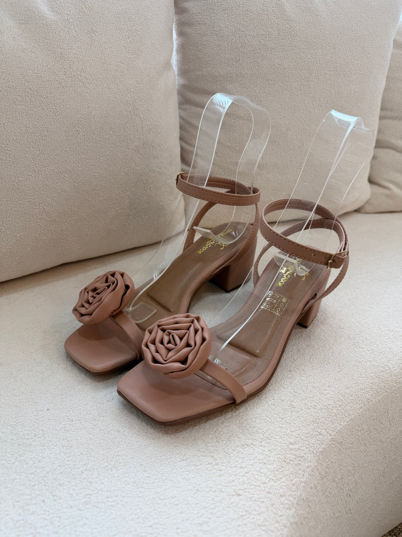 Sandália Versilla Nude