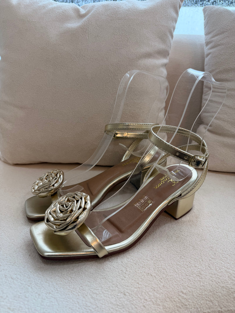 Sandália Versilla Ouro